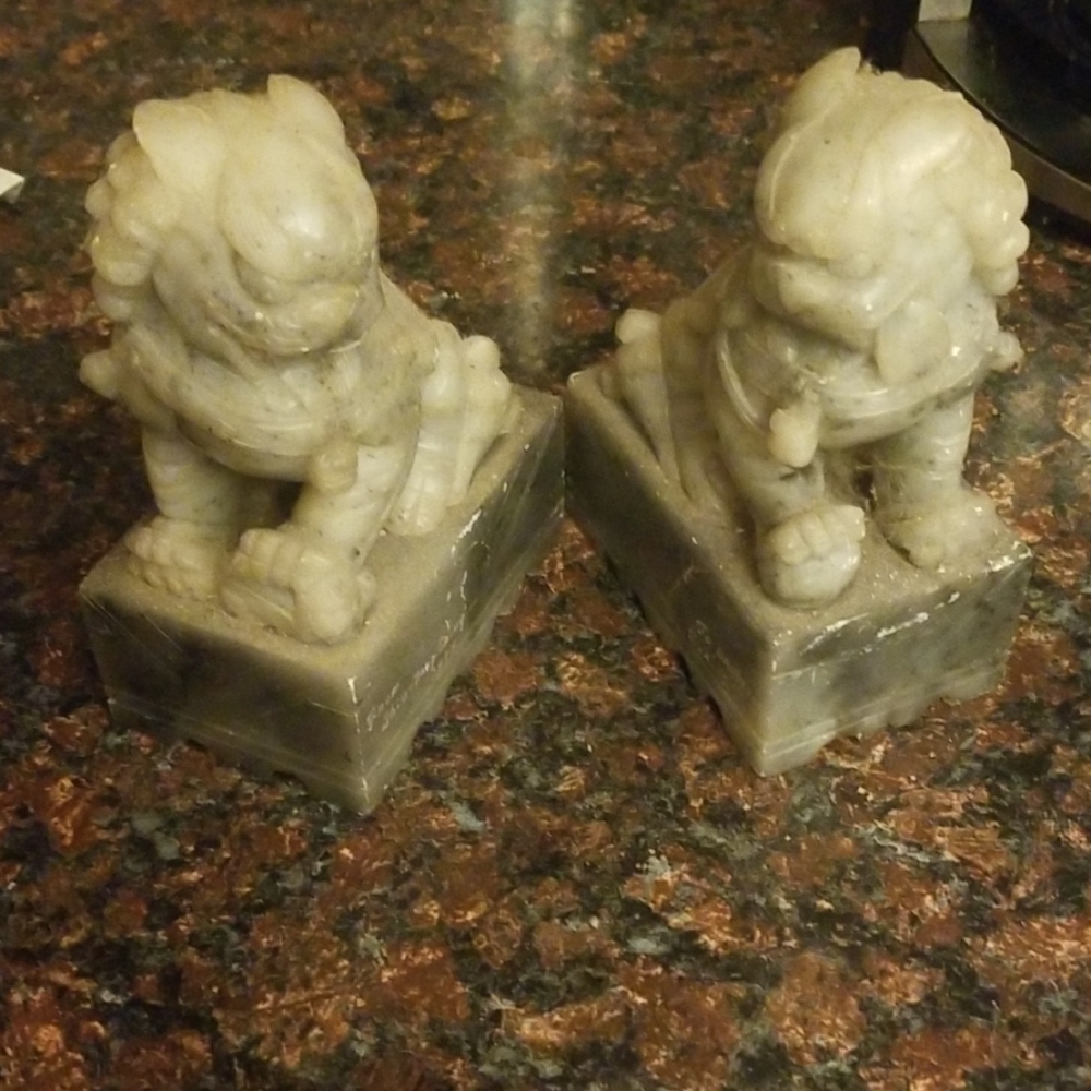 Book ends/ decorative pieces